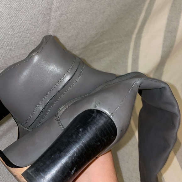 Sam Edelman block heel boots. Color grey. Size 5.5 - Picture 5 of 5
